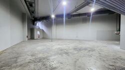 Carros Centre (D25), Factory #495822061